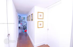 2-bedroom apartments in condo 84 m² in Miami for $285,000