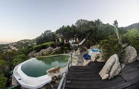 Exlusive hilltop furnished villa with a swimming pool, a jacuzzi and a view of the sea, Porto Cervo, Italy for 2,500,000 €