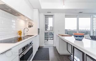 3-bedroom apartment in Etobicoke for C$1,266,000