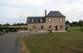 Cheap 5 bedroom houses for sale in France. Stunning large 5 bedroom stone proeprty, in first class condition, with huge 400 m² barn ideal for 3 Cheap 5 bedroom houses for sale in France. Stunning large 5 bedroom stone proeprty, in first class condition, with huge 400 m² barn ideal for 3