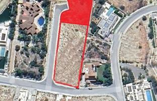 Land plot 916 m² in Germasogeia for 850,000 €
