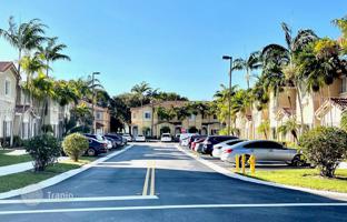 2-bedroom house 119 m² in Doral for $415,000