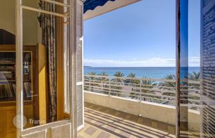 Three-bedroom apartment with sea views on the Promenade des Anglais, Nice, France for 999,000 €