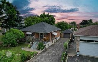 9-bedroom house in North York for C$1,752,000
