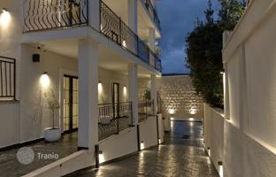 8-bedroom villa 424 m² in Tivat city for 890,000 €