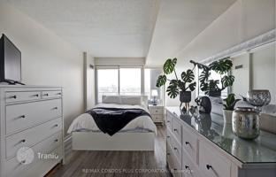 4-bedroom apartment in The Queensway for C$700,000