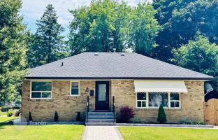 12-bedroom house in Scarborough for C$1,354,000