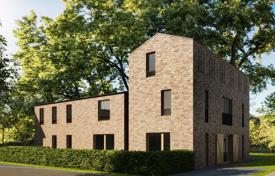 Houses for sale in Germany. Spacious cottage in the residence on the waterfront of Weisser See, Potsdam, Brandenburg, Germany Houses for sale in Germany. Spacious cottage in the residence on the waterfront of Weisser See, Potsdam, Brandenburg, Germany