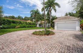 Spacious villa with a backyard, a pool, a sitting area, a terrace and a garage, Miami, USA for $1,425,000