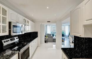 2-bedroom apartments in condo 149 m² in Hallandale Beach for $770,000