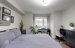 8-bedroom townhouse in Brock Avenue for C$1,560,000