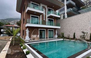 House 360 m² in Alanya for 83,292,000 TRY
