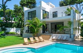 Villa with rooftop terrace, 5 minutes walk from the beach, Marbella, Spain for 3,495,000 €