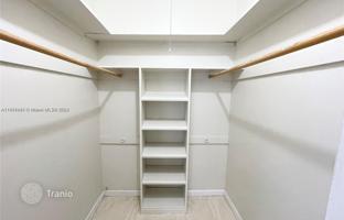 2-bedroom apartments in condo 111 m² in Hallandale Beach for $445,000