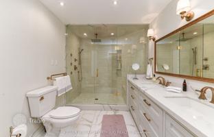 9-bedroom townhouse in Ontario Street for C$2,287,000