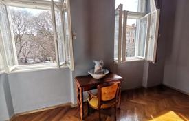 Pula, center — attractive three bedroom apartment in an old building on the 2nd floor!. Price on request