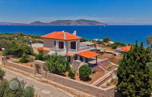 Furnished two-level villa just 230 meters from the sea, Agios Georgios, Peloponnese, Greece for 410,000 €