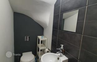 3-bedroom cottage 200 m² in Strovolos for 385,000 €