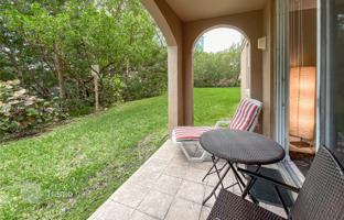 2-bedroom apartments in condo 102 m² in Miami for $550,000