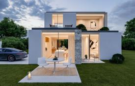 Villa with three terraces, close to the park, Alicante for 550,000 €