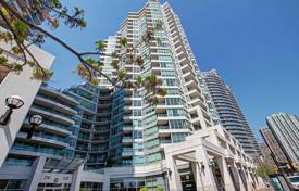 Apartment – Queens Quay West, Old Toronto, Toronto,  Ontario,   Canada for C$813,000