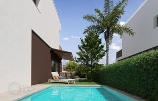 3-bedroom villa 167 m² in Elche for 595,000 €