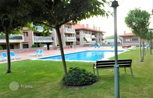 Duplex penthouse with terraces in a high-quality residence with a garden and a pool, near the beach, in a prestigious area of Lloret de Mar for 610,000 €
