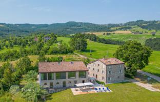 Large estate with a historic farmhouse and agricultural land, Modena, Italy for 2,850,000 €
