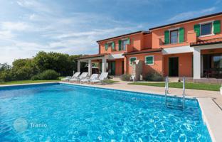 4-room house 240 m² in Labin for 640,000 €