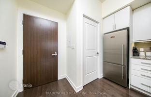 4-bedroom apartment in The Esplanade for C$965,000