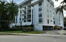Condo – Key Biscayne, Florida, USA for $750,000