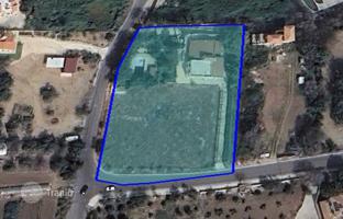 Land plot 5,570 m² in Chloraka for 2,100,000 €
