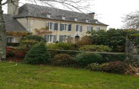 Historical mansion with a beautiful garden and a swimming pool, 15 minutes drive from Tarbes, France for 785,000 € Historical mansion with a beautiful garden and a swimming pool, 15 minutes drive from Tarbes, France for 785,000 €