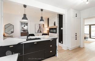 12-bedroom house in Old Toronto for C$2,446,000
