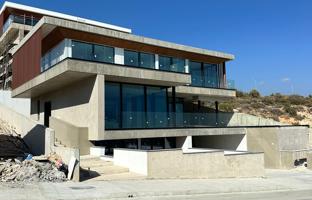 5-bedroom villa 340 m² in Germasogeia for 2,200,000 €