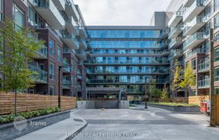 5-bedroom apartment in Logan Avenue for C$1,008,000