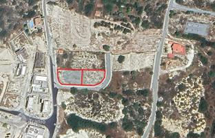 Land plot 1,400 m² in Agios Tychonas for 900,000 €