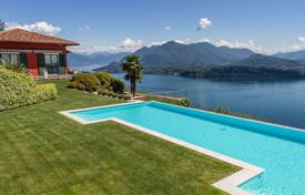 Spacious villa with a swimming pool and a view of Maggiore Lake, Stresa, Italy for 6,900 € per week