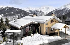 Chalet with a swimming pool, terraces and a parking space, Courchevel, Savoy, France for 8,500 € per week