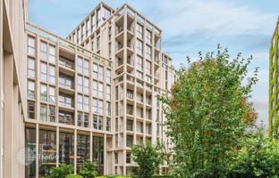 Three-bedroom apartment in a luxury residence with a swimming pool and a business center, in the heart of Westminster, London, UK for £2,248,000