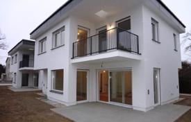 Houses for sale in Vienna. New three-level house with a plot of land in Donaustadt, Vienna Houses for sale in Vienna. New three-level house with a plot of land in Donaustadt, Vienna