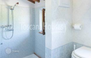 Villa 688 m² in Lucignano for 1,580,000 €