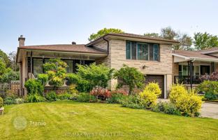 9-bedroom house in North York for C$2,006,000