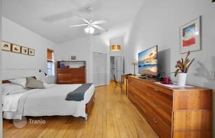 3-bedroom house 262 m² in Weston for $819,000