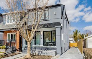 12-bedroom house in East York for C$2,501,000