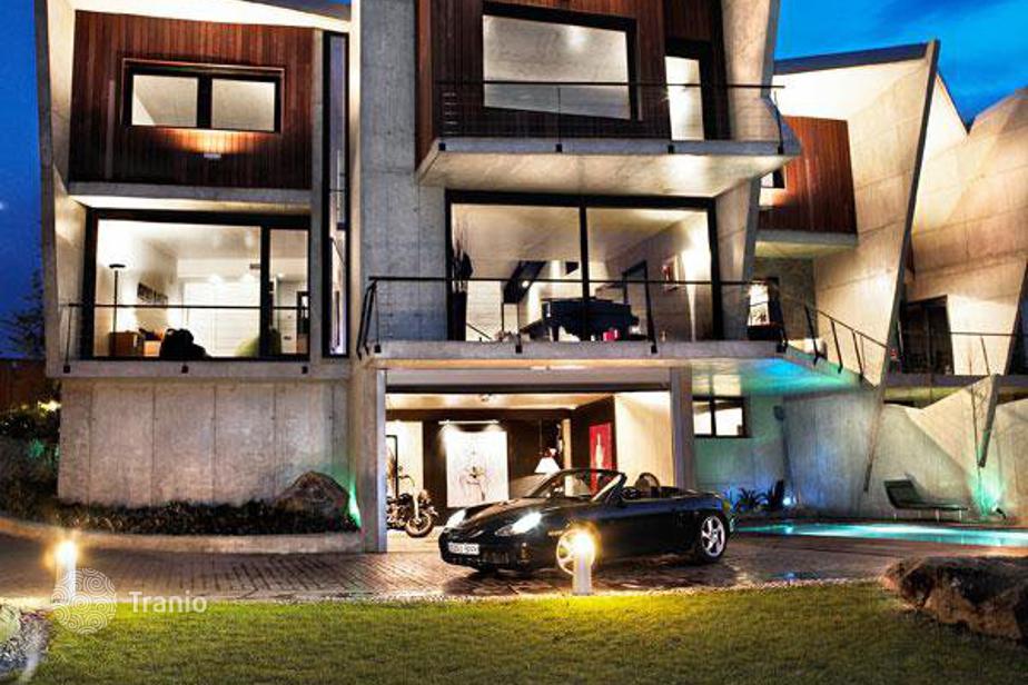 Villa for sale in San Sebastian, Spain — listing 1780374