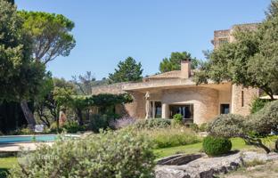 5-bedroom cottage in Gordes for 2,400,000 €