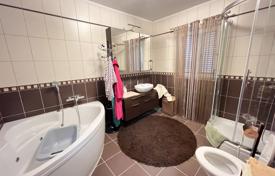 NOVI VINODOLSKI — house with three apartments for 620,000 €