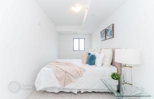 3-bedroom apartment in Etobicoke for C$719,000