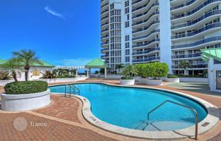 2-bedroom apartments in condo 161 m² in Collins Avenue for $989,000